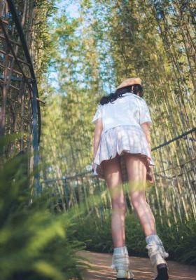 富贵再三逼人